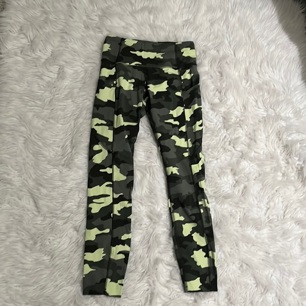 size 4 lululemon neon leggings super cute worn twice rlly soft